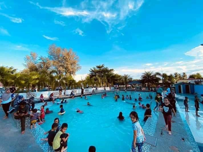 Dgeting Beach Resort Tumpat Exterior photo