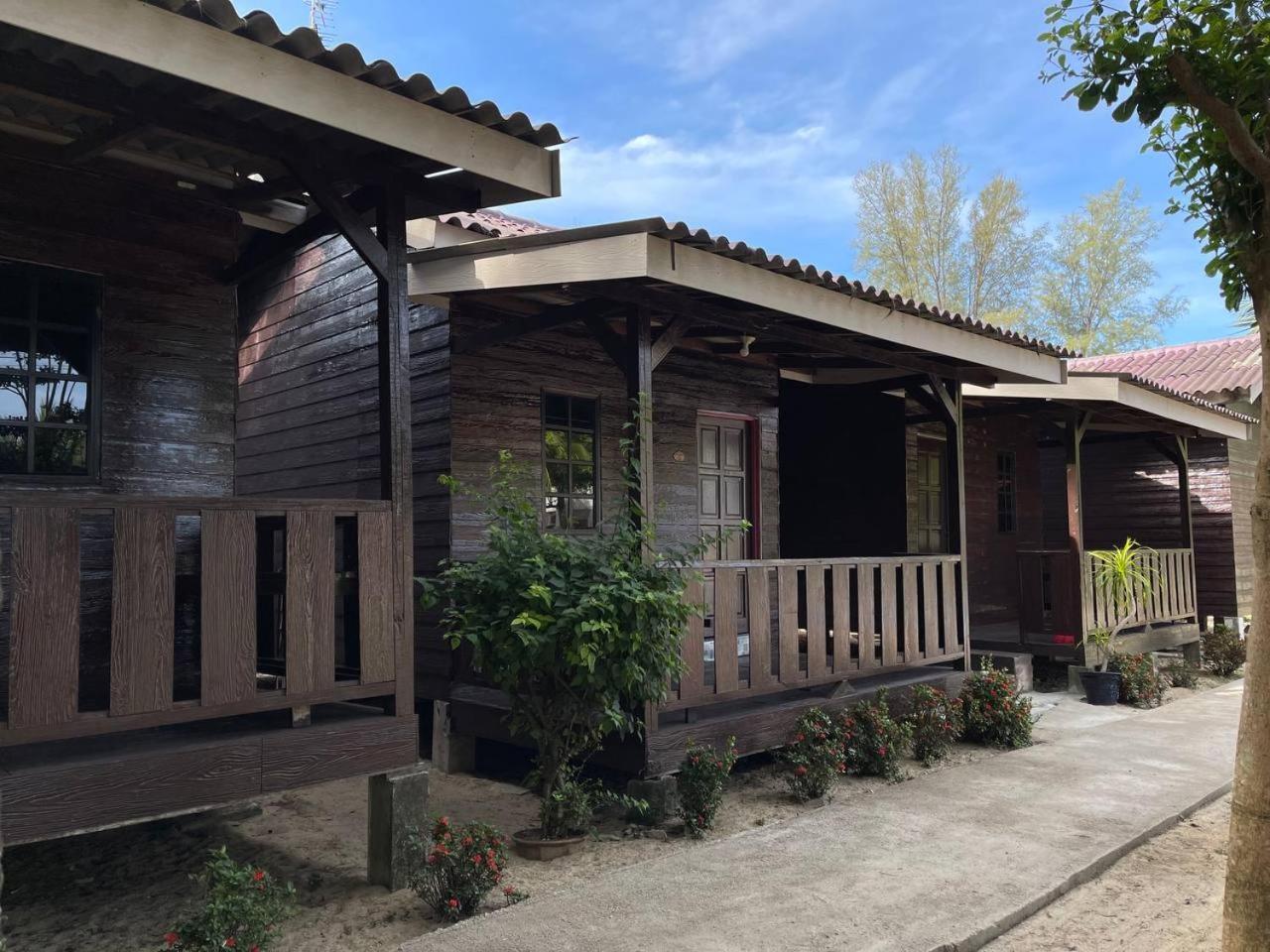 Dgeting Beach Resort Tumpat Exterior photo