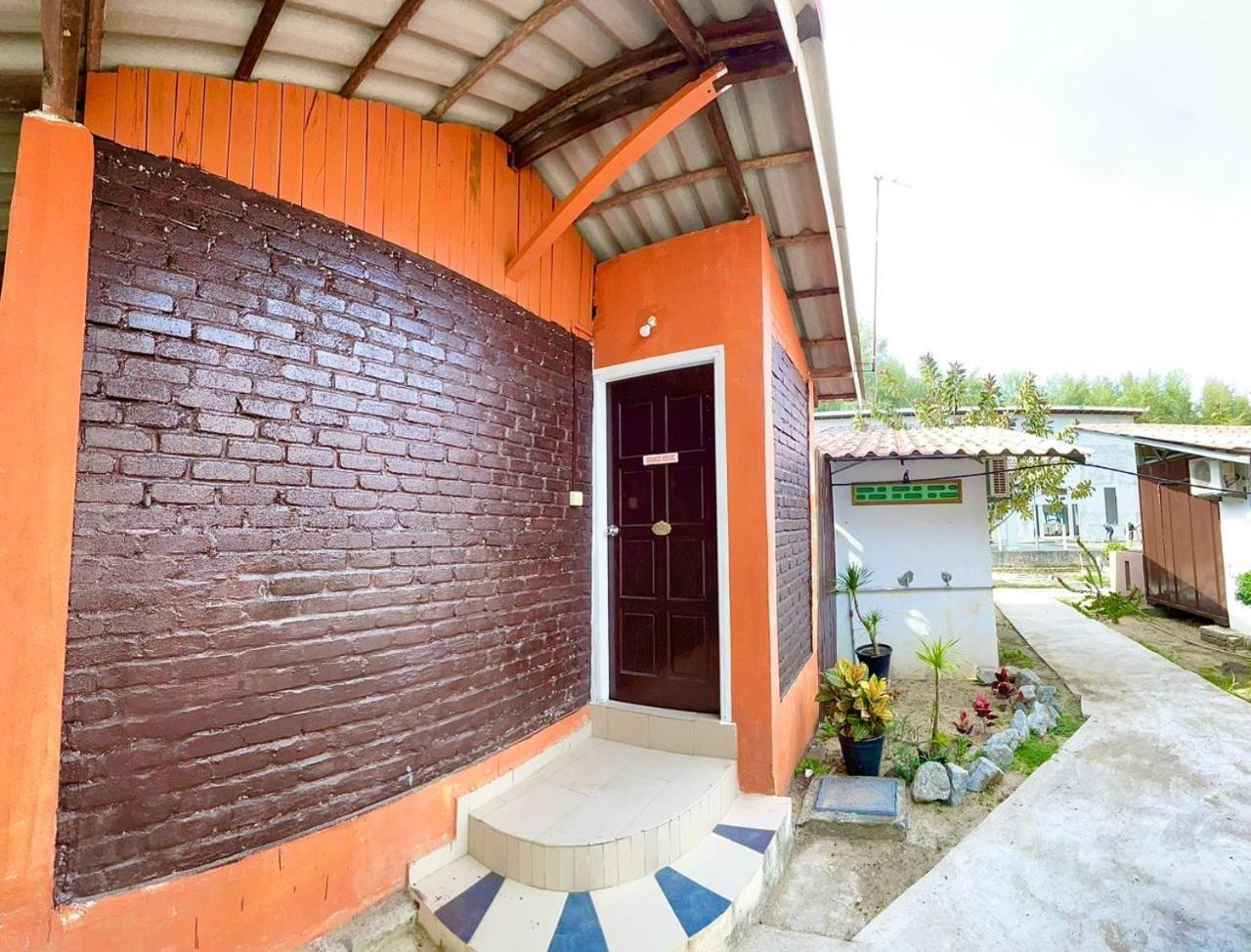Dgeting Beach Resort Tumpat Exterior photo